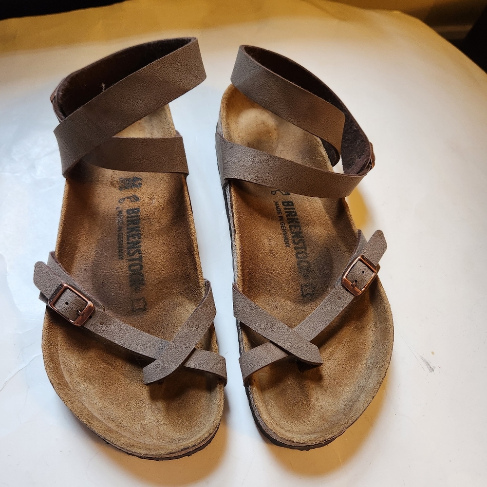 Birkenstock sandals size 11 in EUC - Picture 3 of 5
